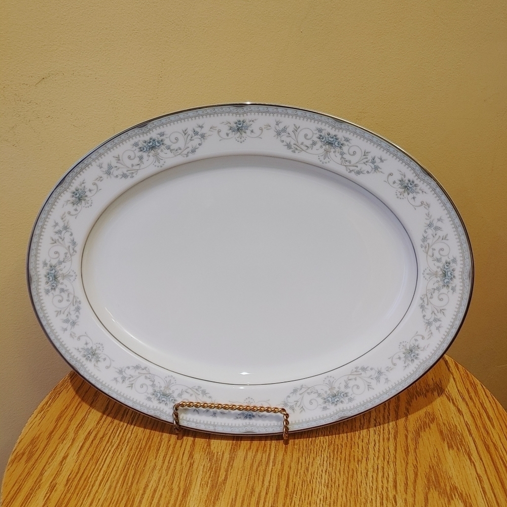 Noritake Colburn‎ 6107 vintage 13 & 11 in oval platters.
